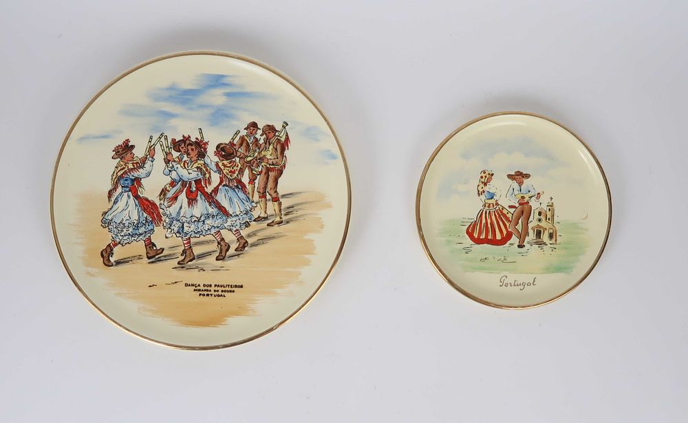 2 Pratos pequenos em faiança Aleluia