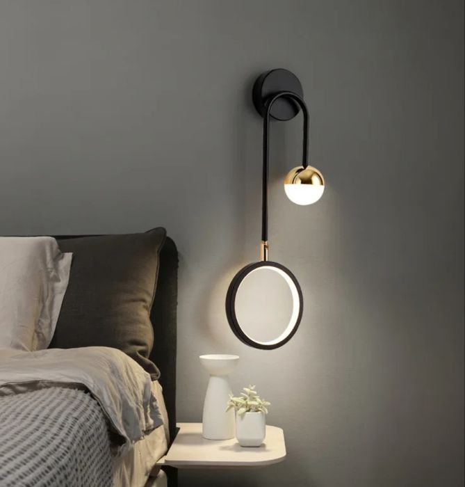 Бра на стіну регулюється