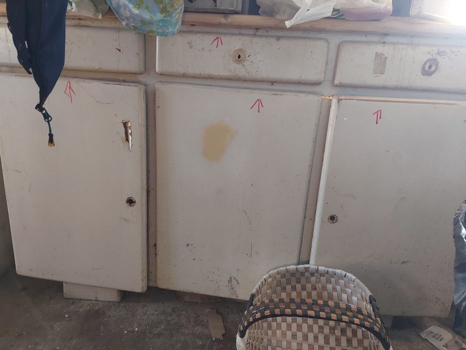 Stary kredens drewniany