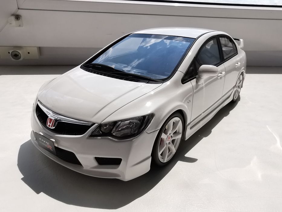 Модели 1:18 OttOmobile 4 шт цены разные