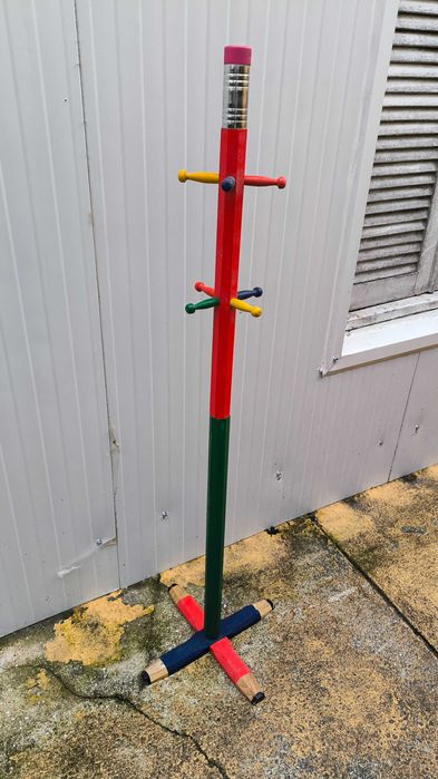 Cabide de criança formato Lápis