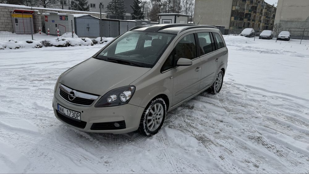 Opel Zafira Cosmo 1.9CDTI 150KM 7 osób półskory panorama navi