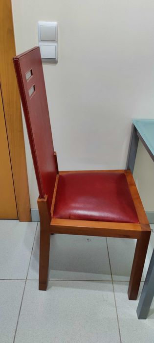 Cadeira (2) madeira e pele