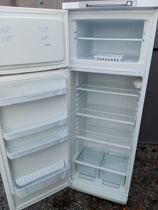 Холодильник Индезит 167 см.Недорого.