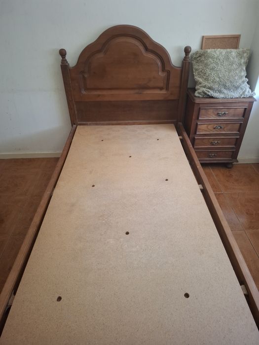 Cama de solteiro como nova