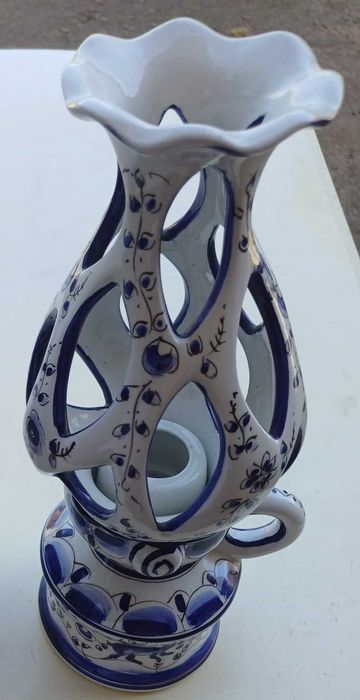 Candeeiro, em porcelana decorativa