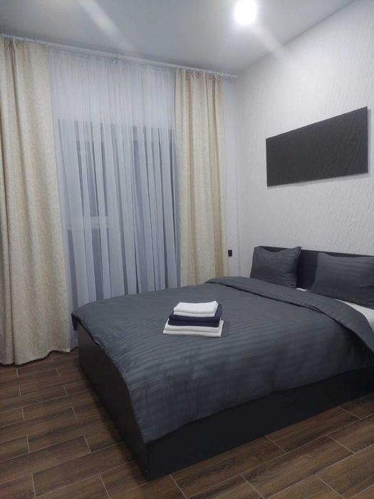 Кімната-студія подобово з власною кухнею