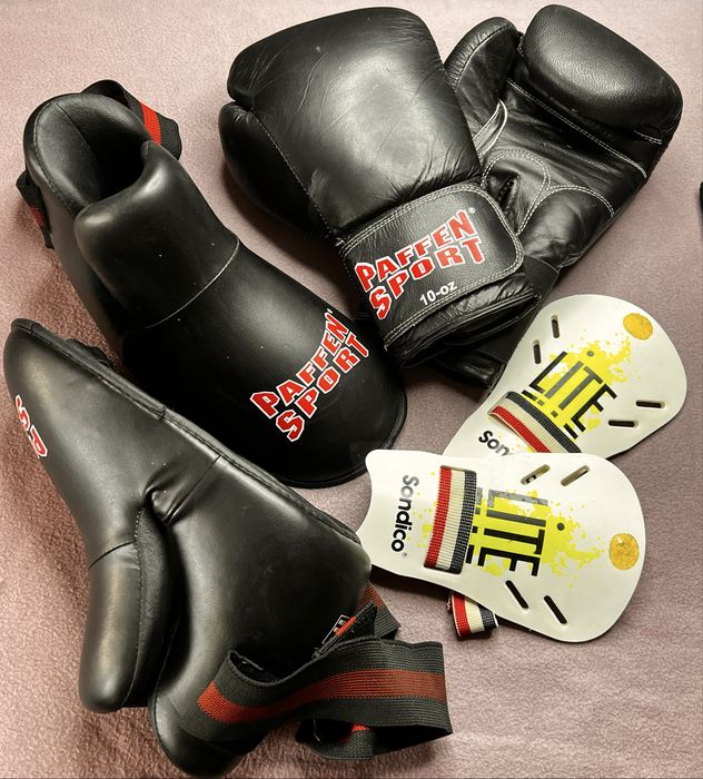 Бокс перчатки фути захист