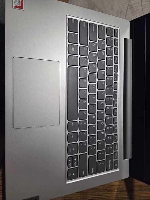 Lenovo IdeaPad Slim 14AST-05 | 14″ | AMD A6-9220e | 4GB RAM | 128GB SS