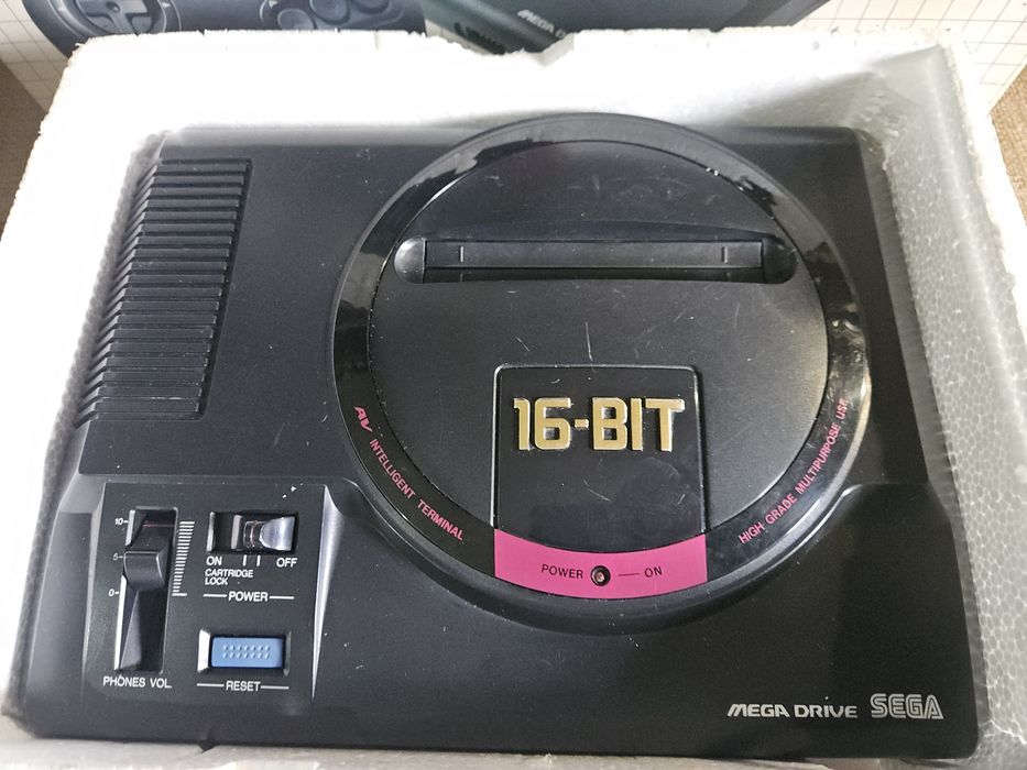 Megadrive japonesa com caixa