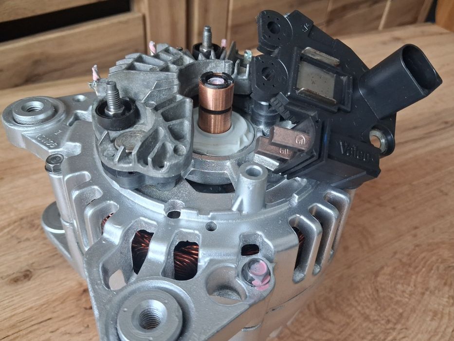 Alternator Valeo 110A A1 A3 1.6 1.9 2.0TDI  Octavia II Caddy3