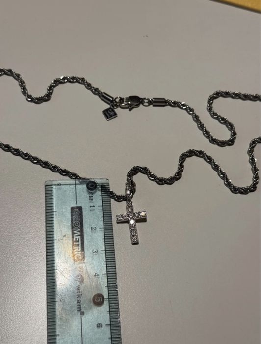 Łańcuszek Zawieszka z krzyżem iced stuff VVS