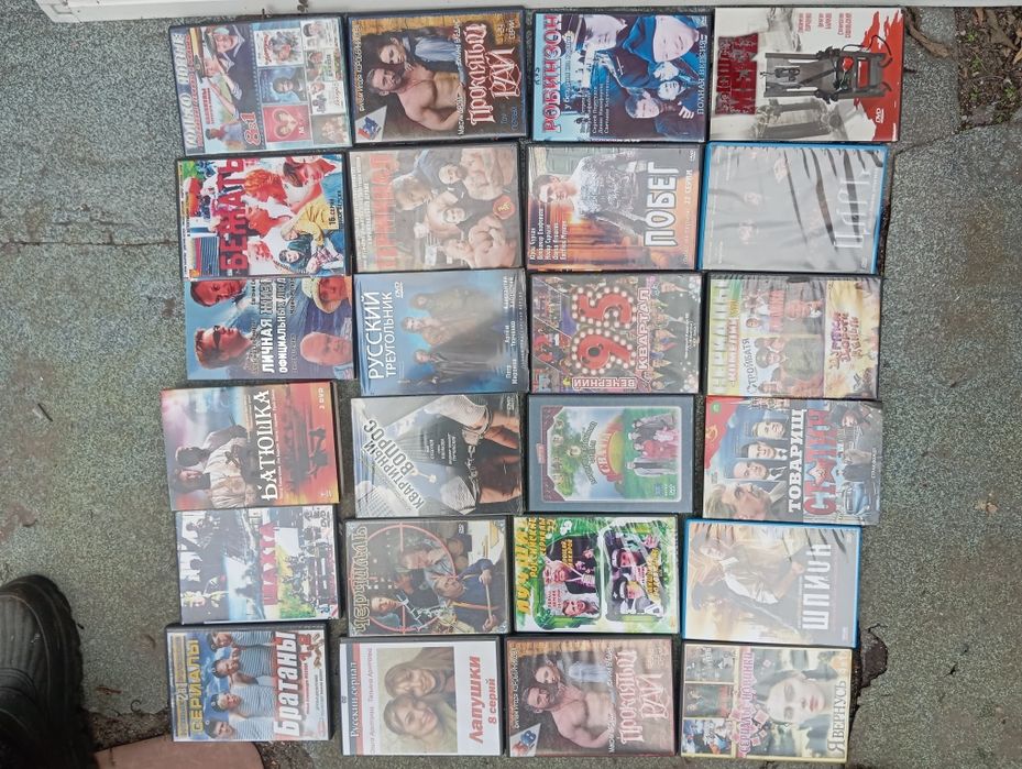 Продам ДВД диски с фильмамы за все 250