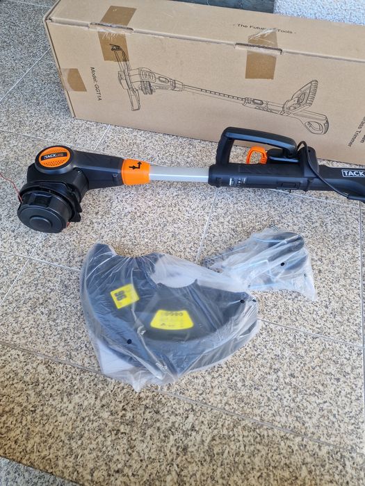 Aparador de relva  com motor 600w  articulado 
Equipado com um motor elétrico com fios de 600W, i
