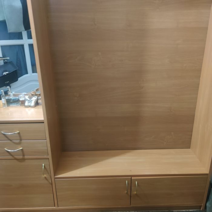 Меблі в коридор ,шафа