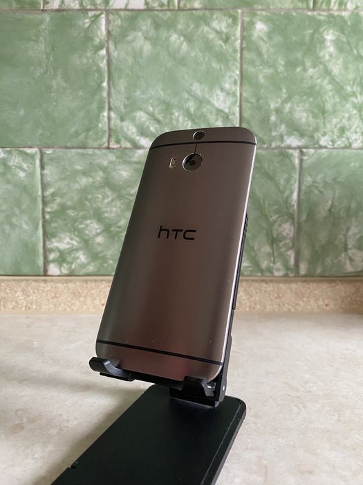 Htc one m8.