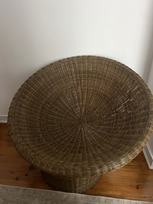 Cadeira de vime em bom estado