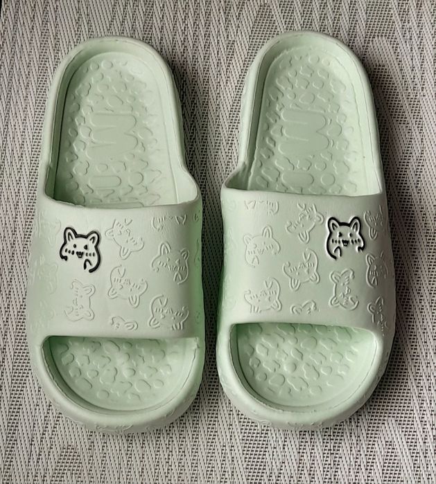 Шлёпанцы женские