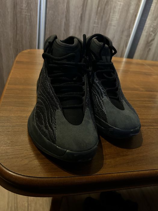 Adidas yeezy qntm onyx