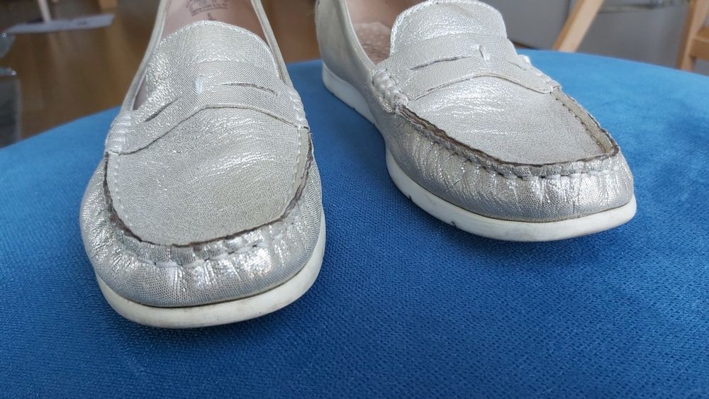 Złote skórzane buty damskie