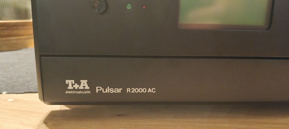 Wzmacniacz amplituner  T+A Pulsar R2000 AC