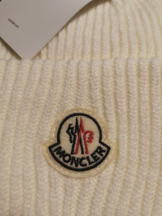 Gorro Moncler Creme64739780886401121