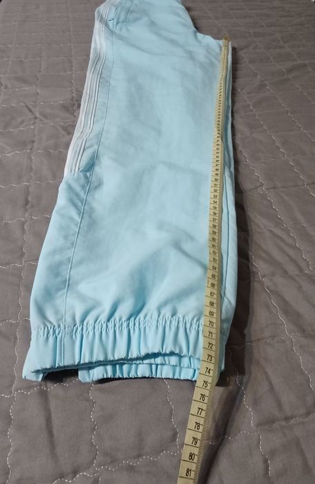 Piękne błękitne spodnie adidas 40