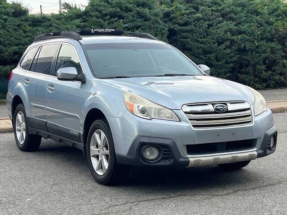 Subaru Outback Limited      2013
