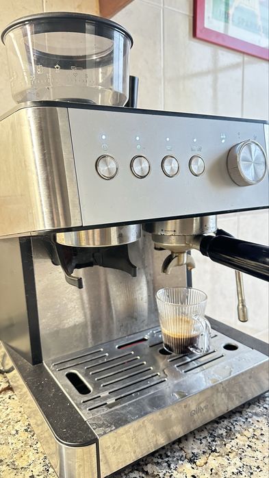Maquina cafe com moinho