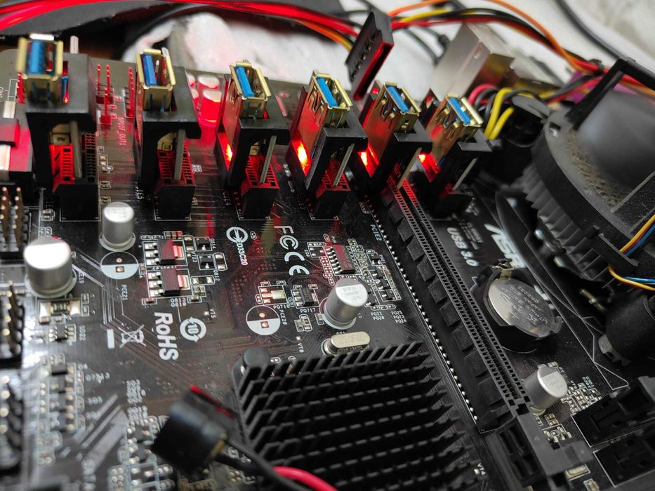 Motherboard Asrock H81 PRO BTC de 6 Slot PCI p/ 6 GPU MIning64729897250307123