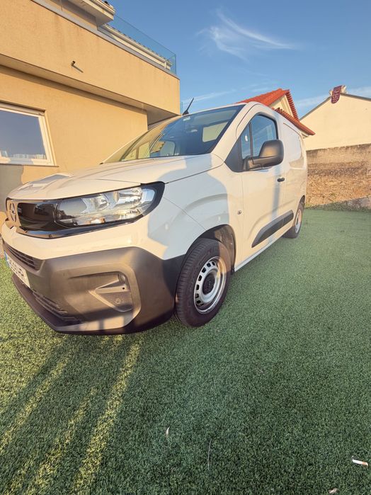 Carrinha Opel com apenas  7.000 KM (garantia de fáfrica)