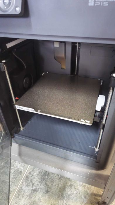 Impressora 3d Bambu P1s com apenas 28H de uso