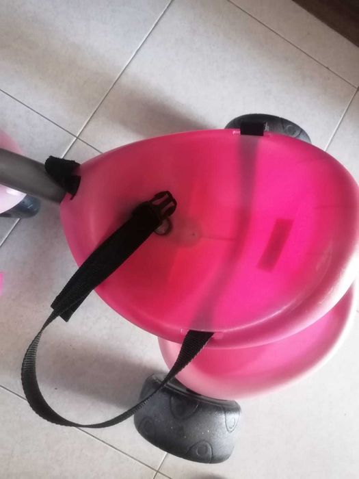 Triciclo evolutivo Rosa com mastro de direção