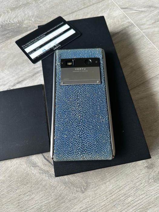 VERTU ASTER Limited Edition Exotic leather 64GB Global GSM 4G Luxury Phone