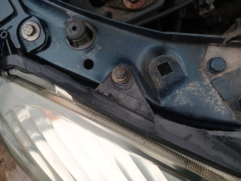 Ótica / farol direita RENAULT Clio II (BB0/1/2_, CB0/1/2_)