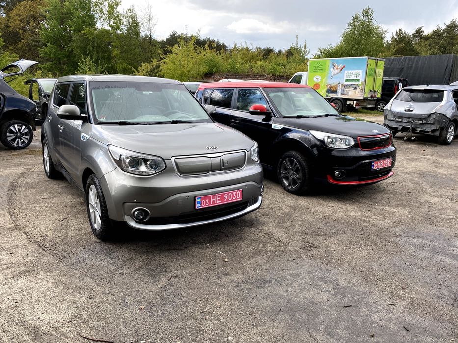 Ляда задний бампер Kia Soul EV фонарь кришка багажника Кіа Сол шрот