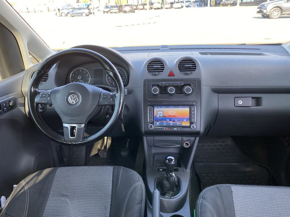 Volkswagen Caddy 2011 Passenger