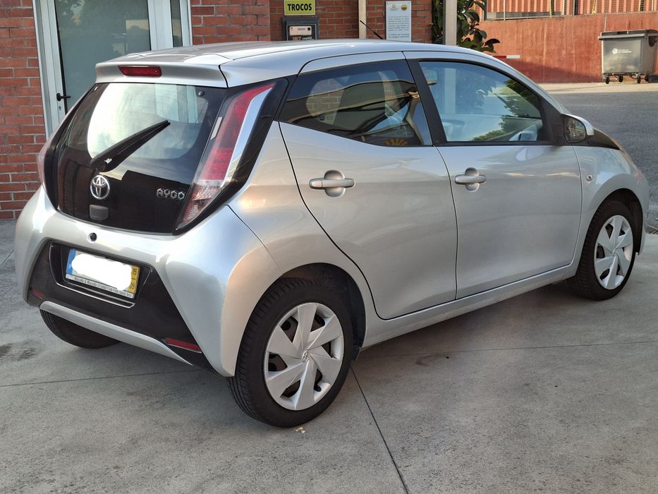 Toyota Aygo X-Play/X-Touch  5P  Nacional  Como Novo