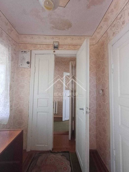 Продаж будинку в центрі с. Лозуватка з гаражем, літнею кухнею.