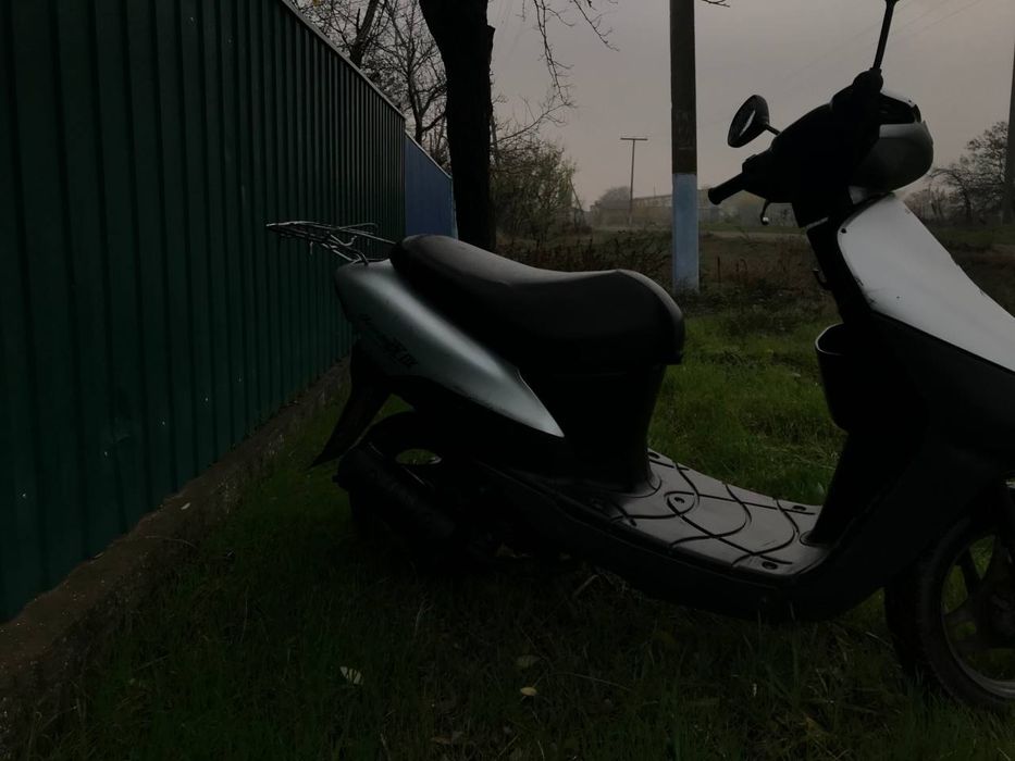 Продам скутер Сузуки литс 2