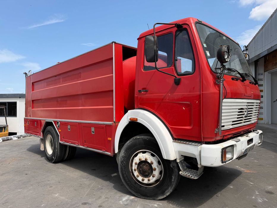 Auto-tanque Mercedes 1622