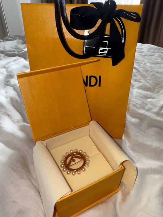 Брошь FENDI, оригінал