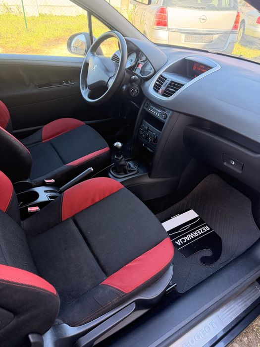 Peugoet 207 1.4b 88km zadbany