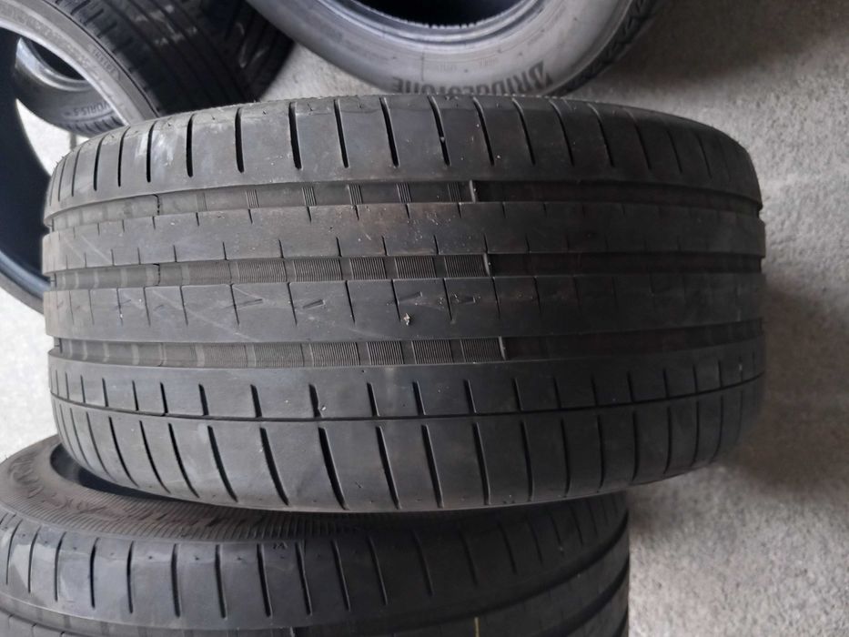 2 pneus 235/40R18 Vredstein