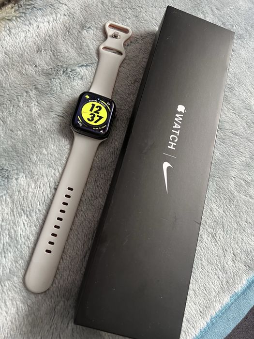 Apple watch series 6 44mm NIKE