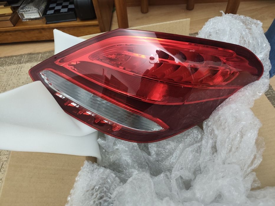 Farolim adequados para Mercedes W205