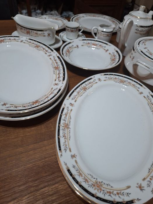 Conjunto de jantar e conjunto de café completo