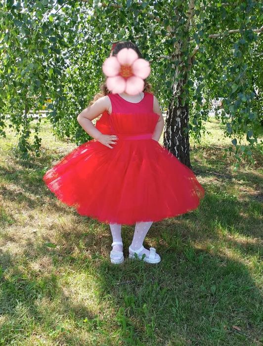 Продам сукні вдягалися по 1 разі