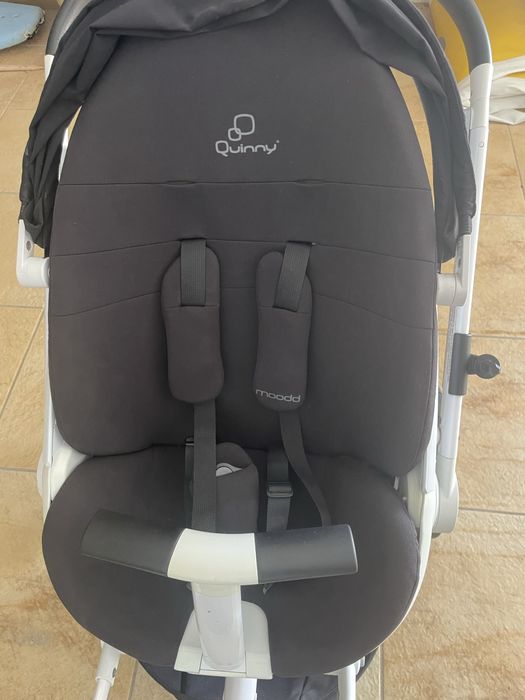 Carrinho de bebé quinny mood