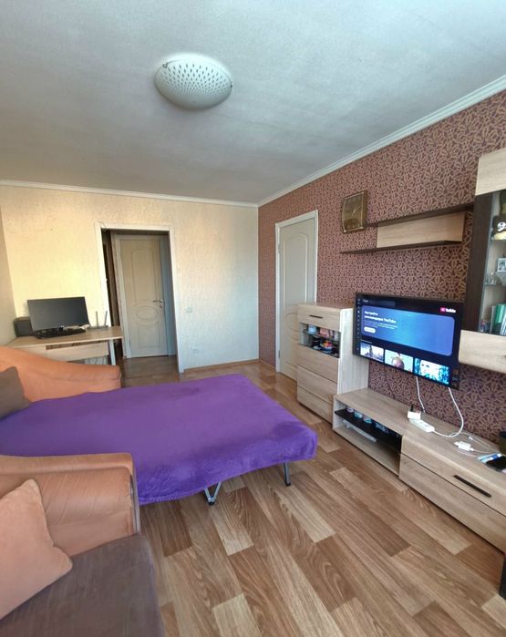 Продам двух комнатную Западный